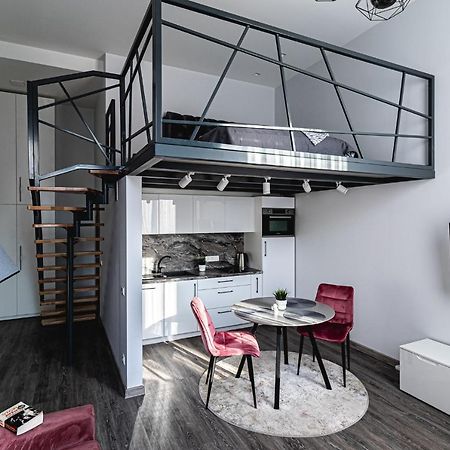 Familia Apartments Вильнюс Экстерьер фото