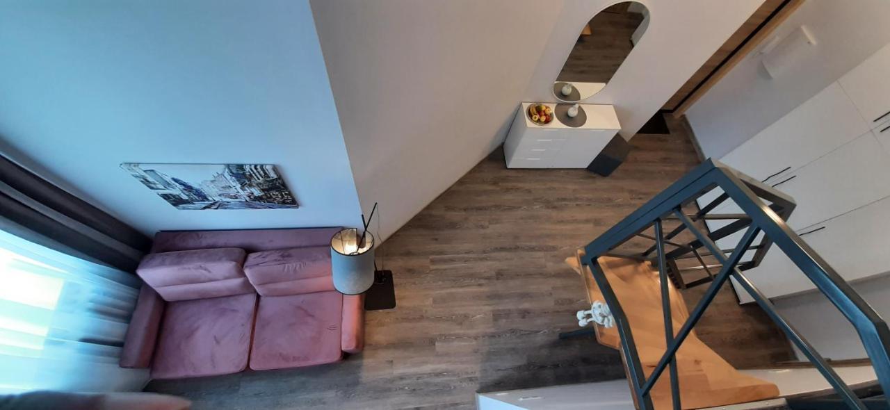 Familia Apartments Вильнюс Экстерьер фото