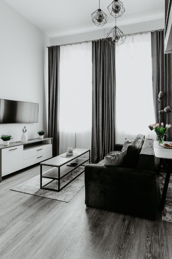Familia Apartments Вильнюс Экстерьер фото