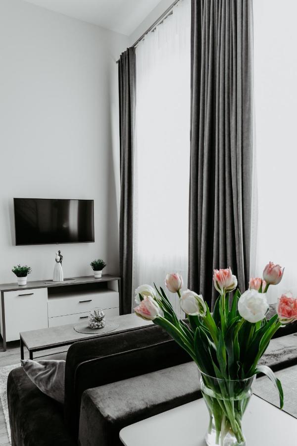 Familia Apartments Вильнюс Экстерьер фото
